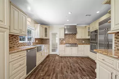 1025 E San Jose Ave, Burbank, CA 91501 - Photo 2