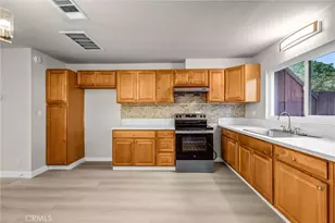 7300 Lennox Ave, Van Nuys, CA 91405 - Photo 12