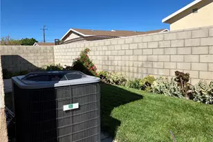 17548 Court St, Fontana, CA 92336 - Photo 10