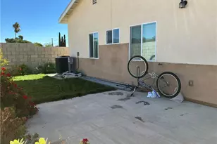 17548 Court St, Fontana, CA 92336 - Photo 8