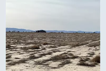 105 E Avenue H, Lancaster, CA 93535 - Photo 2