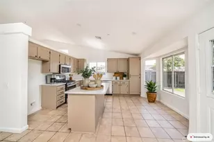 7650 Stoney Creek Ct, Highland, CA 92346 - Photo 6