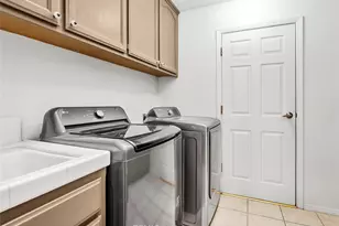 10918 Rosslyn Ln, Bakersfield, CA 93311 - Photo 14
