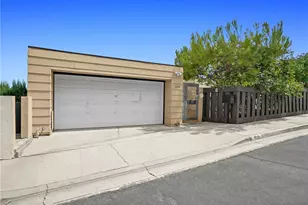 1020 De La Fuente St, Monterey Park, CA 91754 - Photo 2