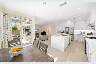 107 Overbrook, Irvine, CA 92620 - Photo 8