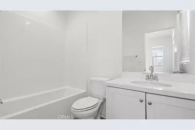 111 Episode, Irvine, CA 92618 - Photo 36