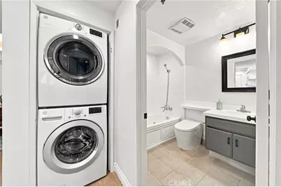 2222 N Beachwood Drive #105, Los Angeles, CA 90068 - Photo 24