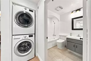 2222 N Beachwood Dr, Los Angeles, CA 90068 - Photo 24
