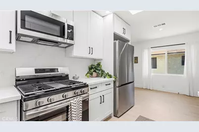 1746 W 38th Place, Los Angeles, CA 90062 - Photo 20