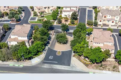 44940 Honey Locust, Temecula, CA 92592 - Photo 2