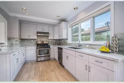 555 Sierra Madre Boulevard, San Marino, CA 91108 - Photo 20