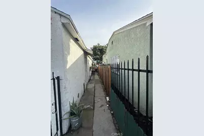 10206 S Vermont, Los Angeles, CA 90044 - Photo 6