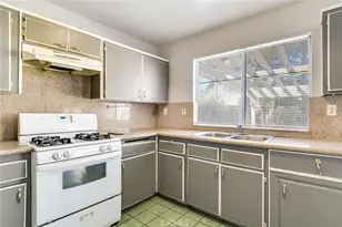 8344 Bermuda Ct, Fontana, CA 92335 - Photo 10