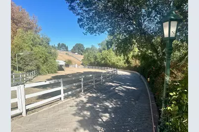 16418 Cambria Estates Lane, Canyon Country, CA 91387 - Photo 28