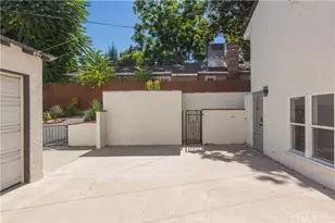 210 N Naomi, Burbank, CA 91505 - Photo 48