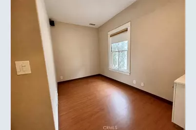 146 E Walnut Avenue, Monrovia, CA 91016 - Photo 8