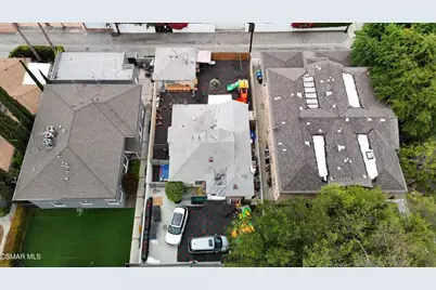 13624 Burbank Boulevard, Sherman Oaks, CA 91401 - Photo 1