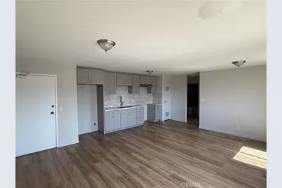 400 N Hobart Boulevard #304, Los Angeles, CA 90004 - Photo 1