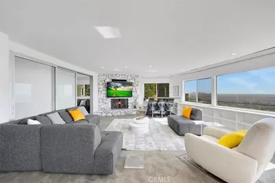 8697 Hollywood Boulevard, Los Angeles, CA 90069 - Photo 1