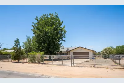 10004 Oakwood Avenue, Hesperia, CA 92345 - Photo 1