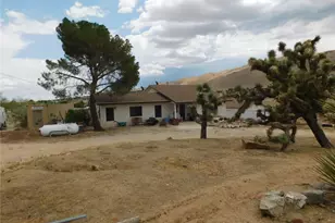 9573 Buena Vista St, Apple Valley, CA 92308 - Photo 1