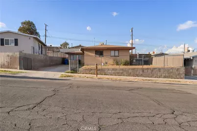 937 E Elizabeth St, Barstow, CA 92311 - Photo 1