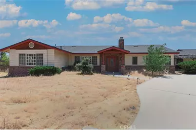 15100 Pocahantas, Apple Valley, CA 92307 - Photo 1