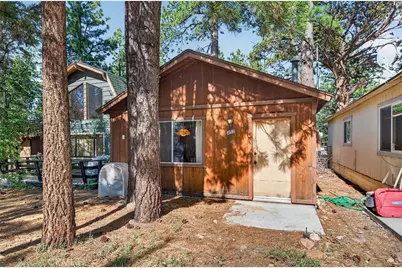 457 Los Angeles, Sugarloaf, CA 92386 - Photo 1