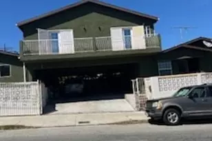 586 W 1st St, San Pedro, CA 90731 - Photo 1