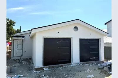 10830 Hickory, Los Angeles, CA 90059 - Photo 1