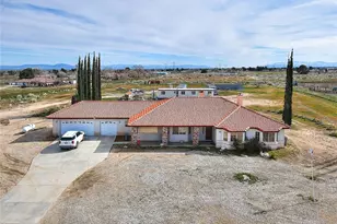 11077 Valle Vista Rd, Phelan, CA 92371 - Photo 1