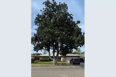 2303 E Austin Way, Fresno, CA 93726 - Photo 1