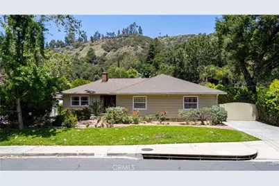 2741 E Glenoaks Boulevard, Glendale, CA 91206 - Photo 1