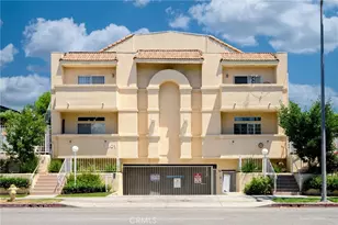 13801 Oxnard St, Van Nuys, CA 91401 - Photo 1