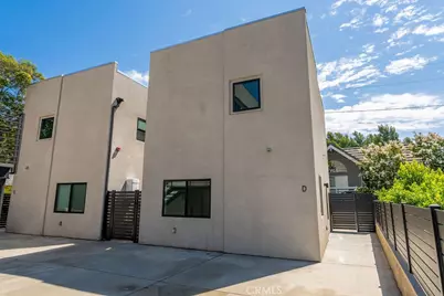 2155 Glenada Avenue #D, Montrose, CA 91020 - Photo 1