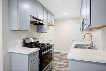 2930 Fairmount Avenue #B, La Crescenta, CA 91214 - Photo 1