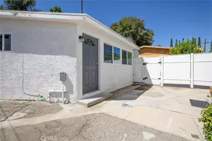 18413 1/2 Erwin St, Tarzana, CA 91335 - Photo 1