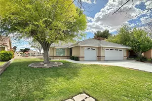 27813 Hummingbird Ln, Helendale, CA 92342 - Photo 1