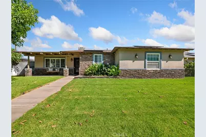370 W San Bernardino Avenue, Rialto, CA 92376 - Photo 1