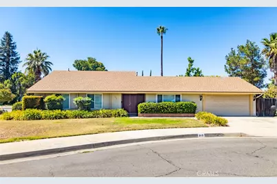 310 Walnut Avenue, Redlands, CA 92373 - Photo 1