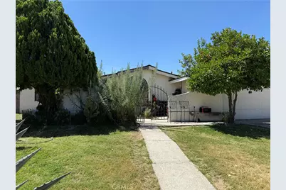 427 E Carter Street, Rialto, CA 92376 - Photo 1