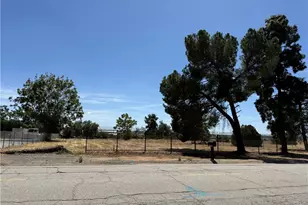 671 W Ave L, Calimesa, CA 92320 - Photo 1