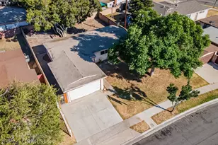 2540 W Picadilly Way, Anaheim, CA 92801 - Photo 20