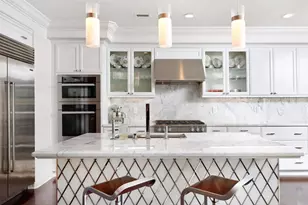 7127 Fay Ave, La Jolla, CA 92037 - Photo 1