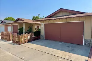 471 N Oak St, Orange, CA 92867 - Photo 1