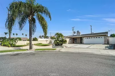 16502 Loire, Huntington Beach, CA 92647 - Photo 1