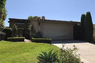 539 Vista Flora, Newport Beach, CA 92660 - Photo 1