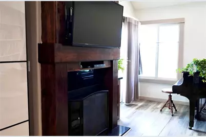 1100 Newport Avenue #403, Long Beach, CA 90804 - Photo 1