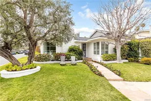 2831 Bayshore Dr, Newport Beach, CA 92663 - Photo 1