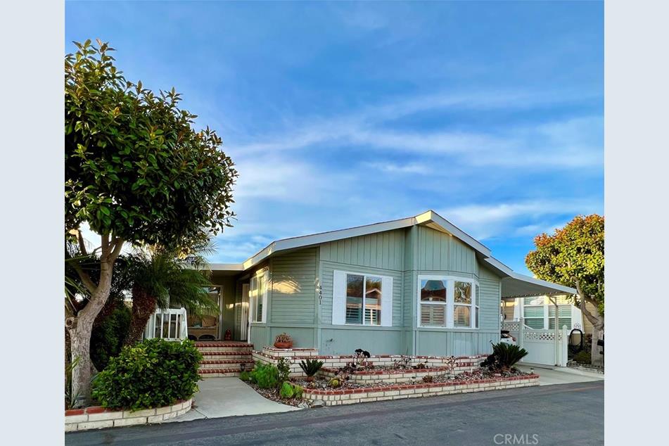 4401 Waimea Dr, Huntington Beach, CA 92649 MLS OC22176207 Coldwell